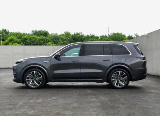 40������ԴSUV���ܼ�ʻ���У��Ŀ���Ǽ�Ӳ���������������