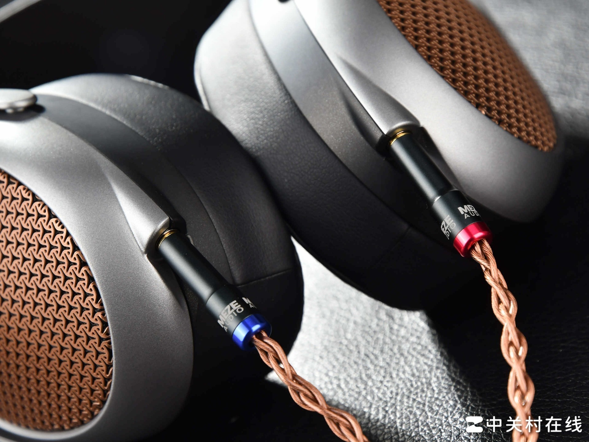 诗意般的声音之旅:Meze Audio POET头戴式平板耳机深度体验