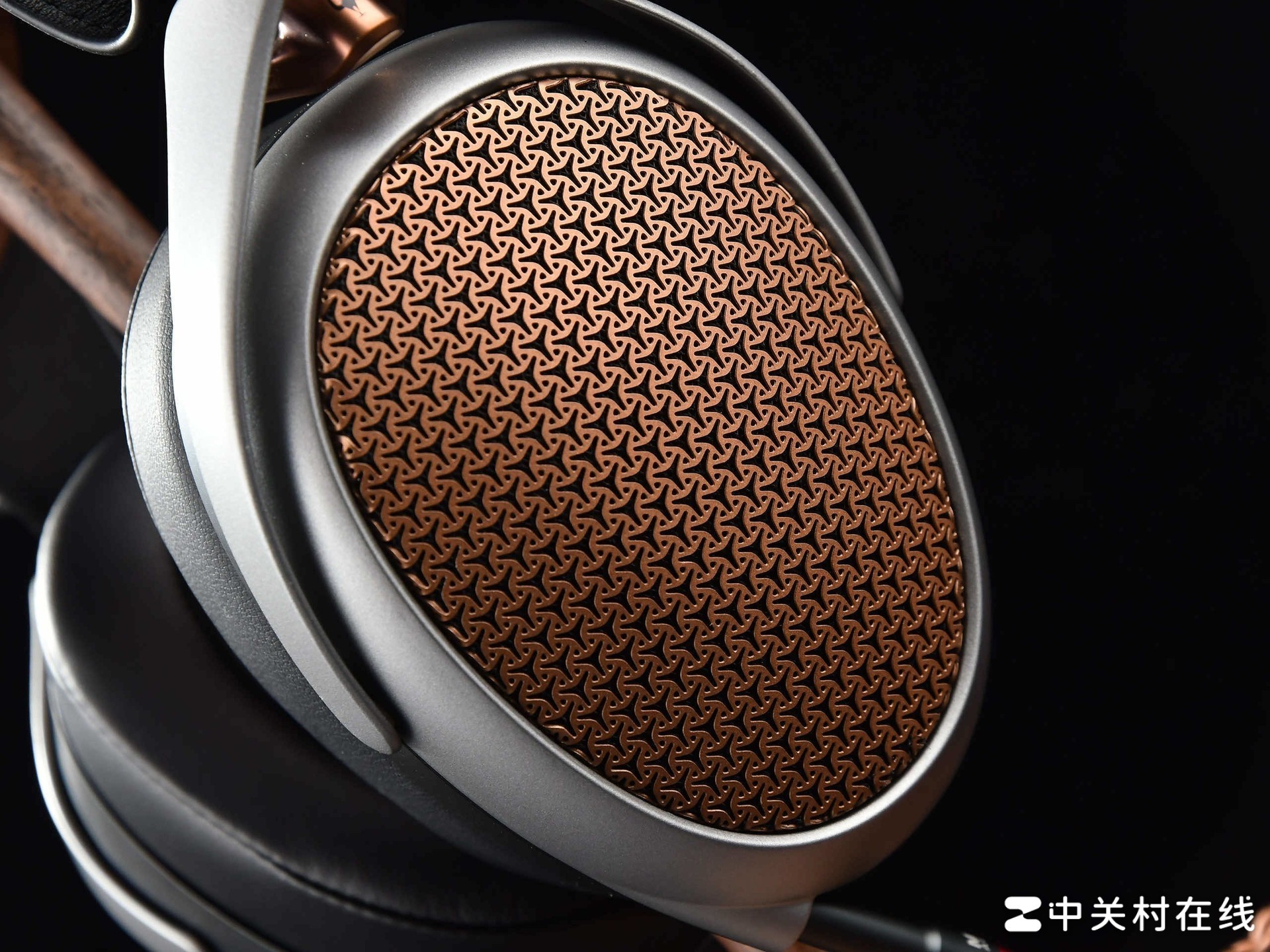 诗意般的声音之旅:Meze Audio POET头戴式平板耳机深度体验