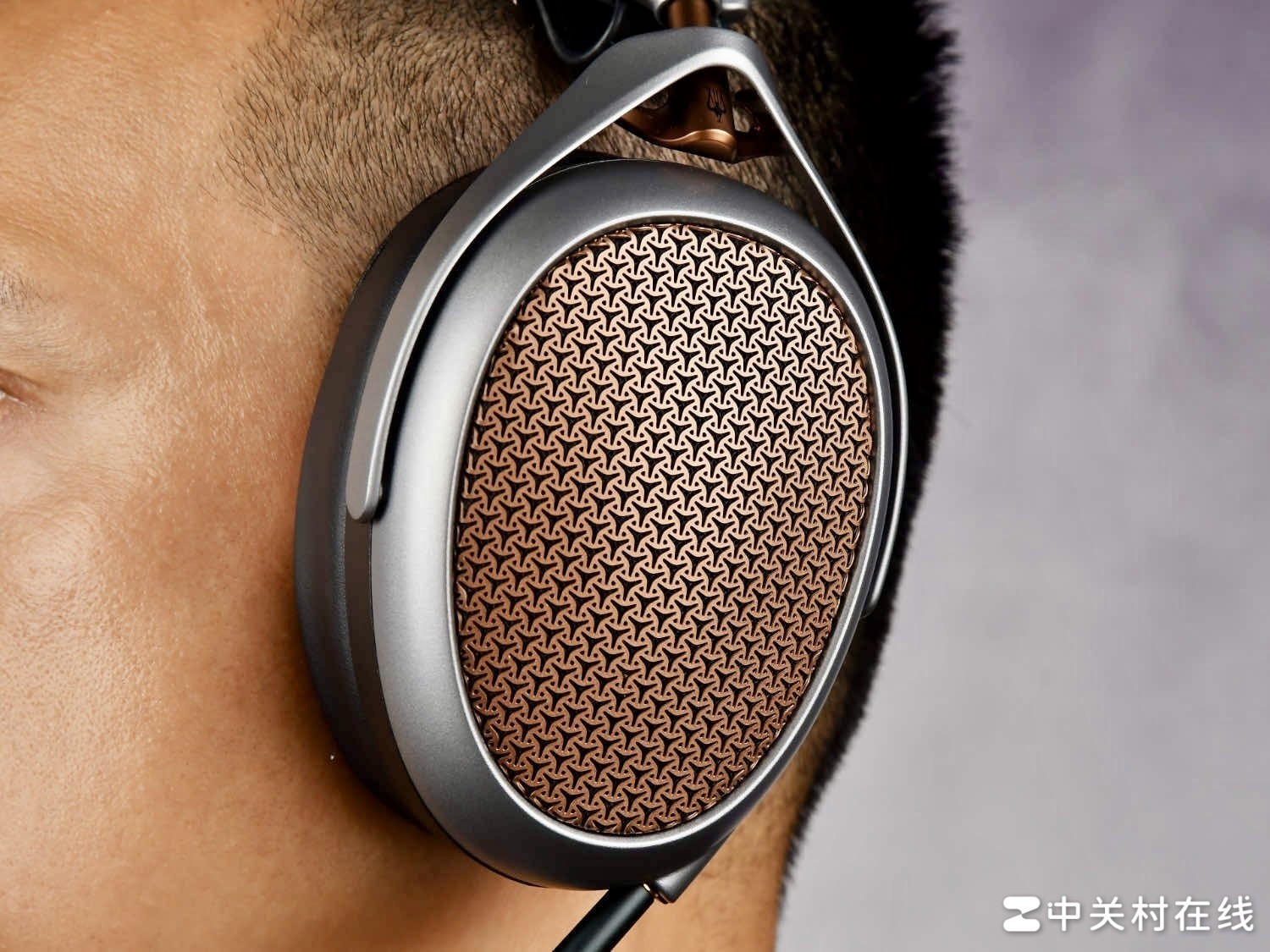 诗意般的声音之旅:Meze Audio POET头戴式平板耳机深度体验