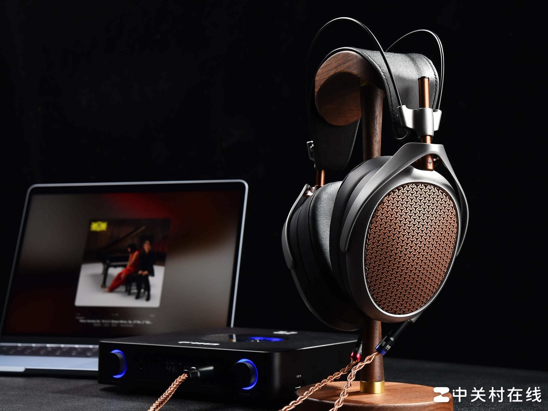 诗意般的声音之旅:Meze Audio POET头戴式平板耳机深度体验