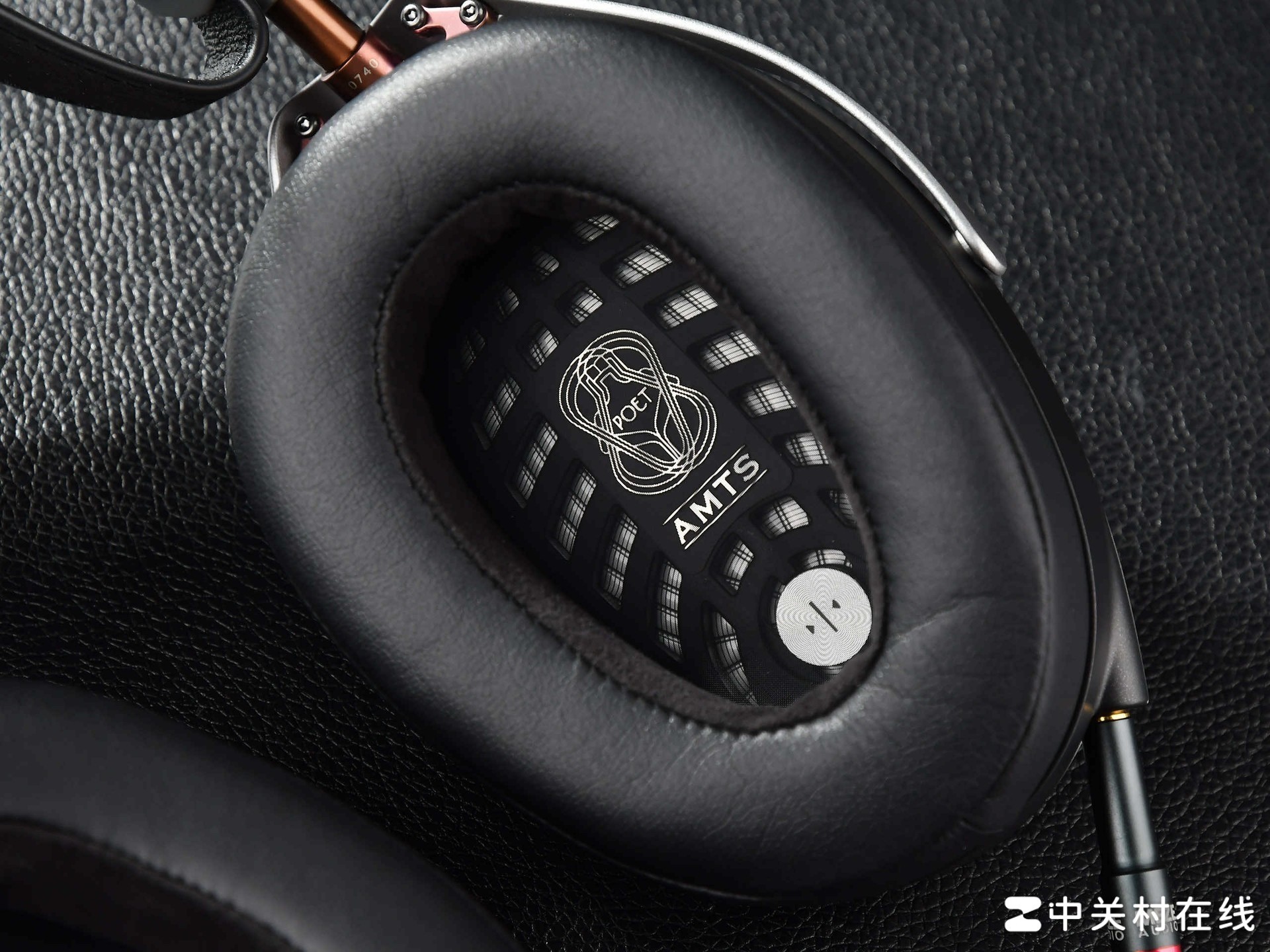 诗意般的声音之旅:Meze Audio POET头戴式平板耳机深度体验