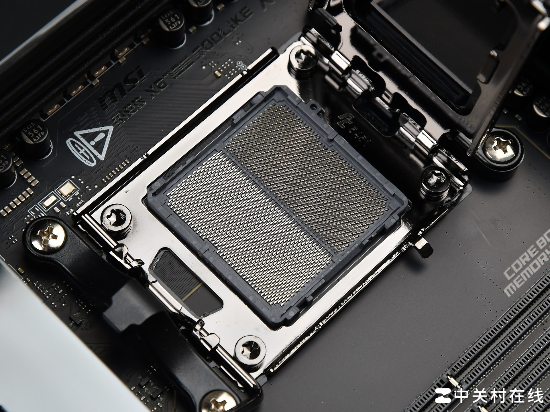 十周年典藏作品 微星MEG X870E GODLIKE X EDITION超神主板评测