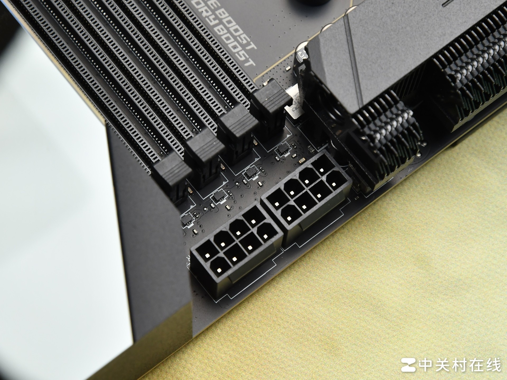 十周年典藏作品 微星MEG X870E GODLIKE X EDITION超神主板评测