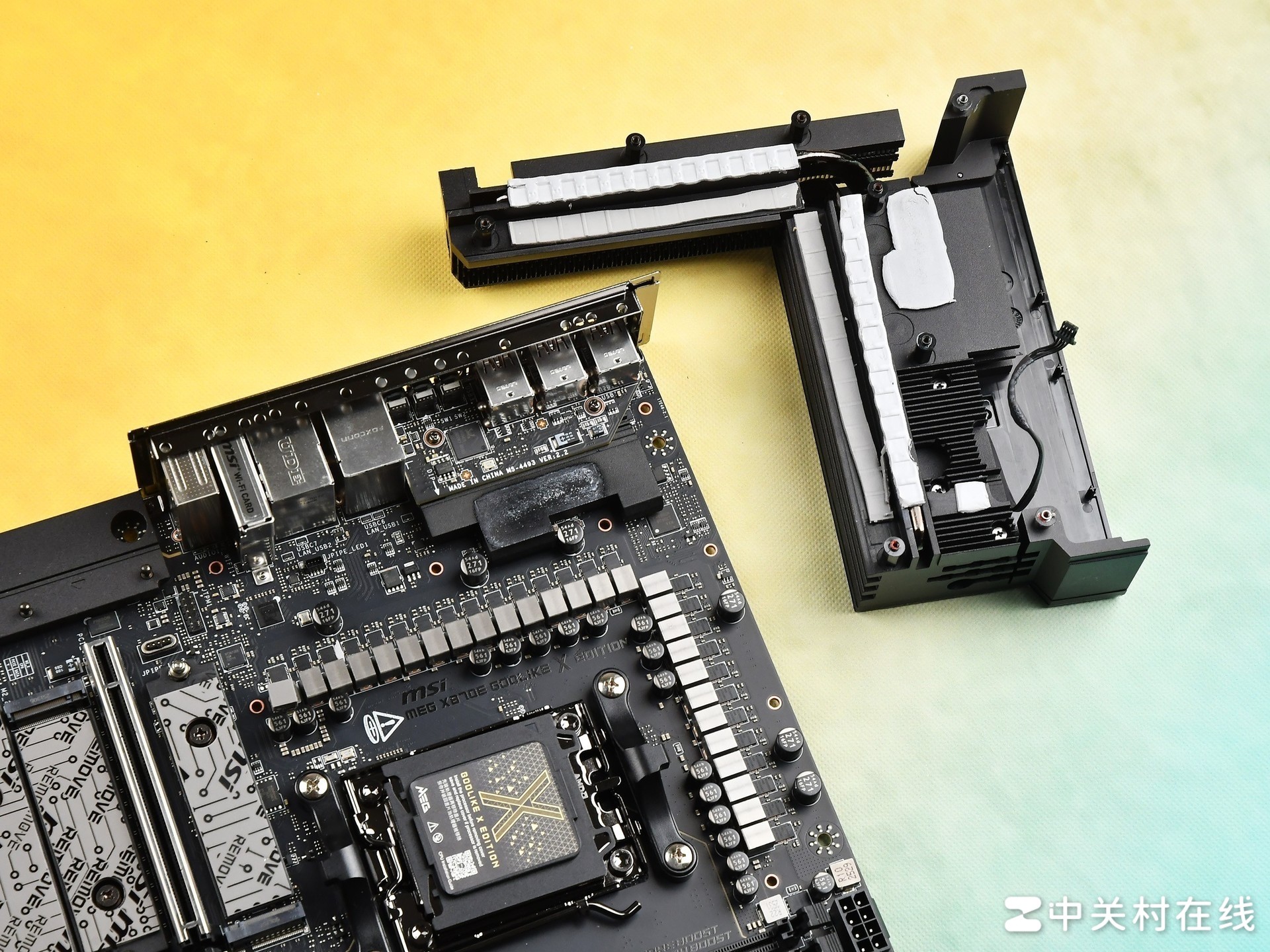 十周年典藏作品 微星MEG X870E GODLIKE X EDITION超神主板评测