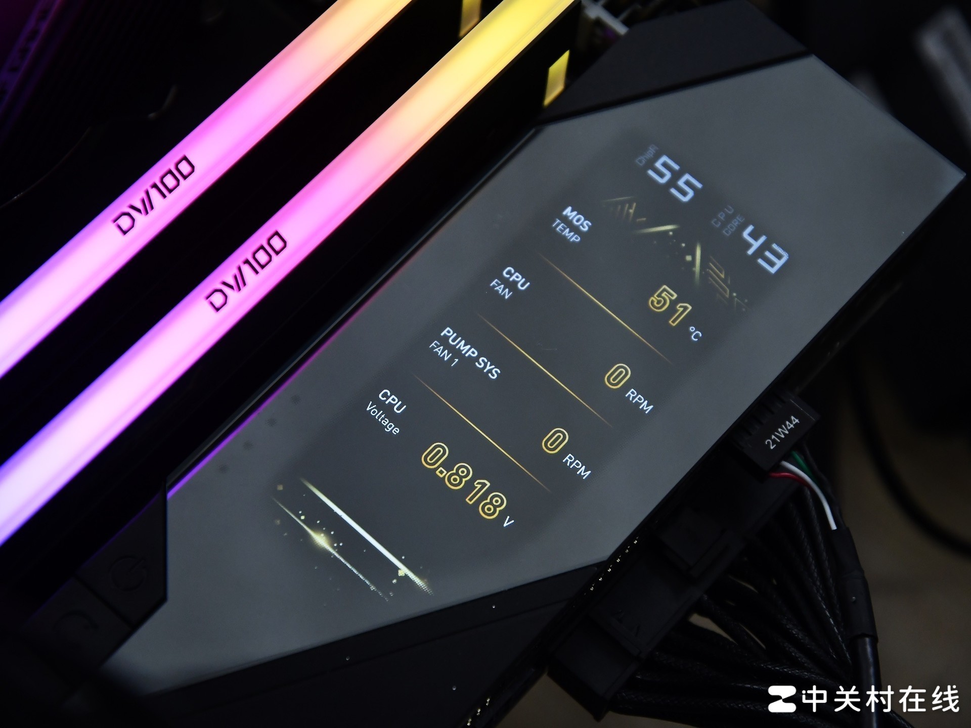 十周年典藏作品 微星MEG X870E GODLIKE X EDITION超神主板评测