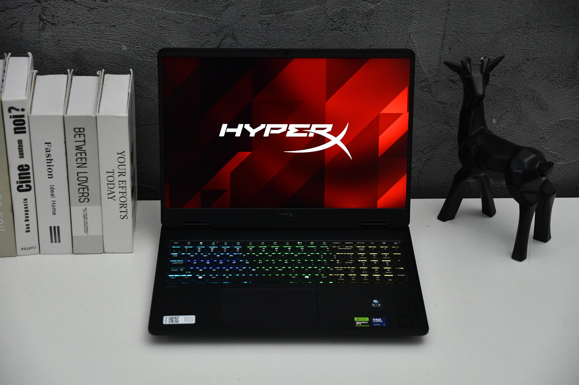 2026年618硬核游戏本推荐 准大学生宿舍首选HyperX暗影精灵PRO 16深度解析