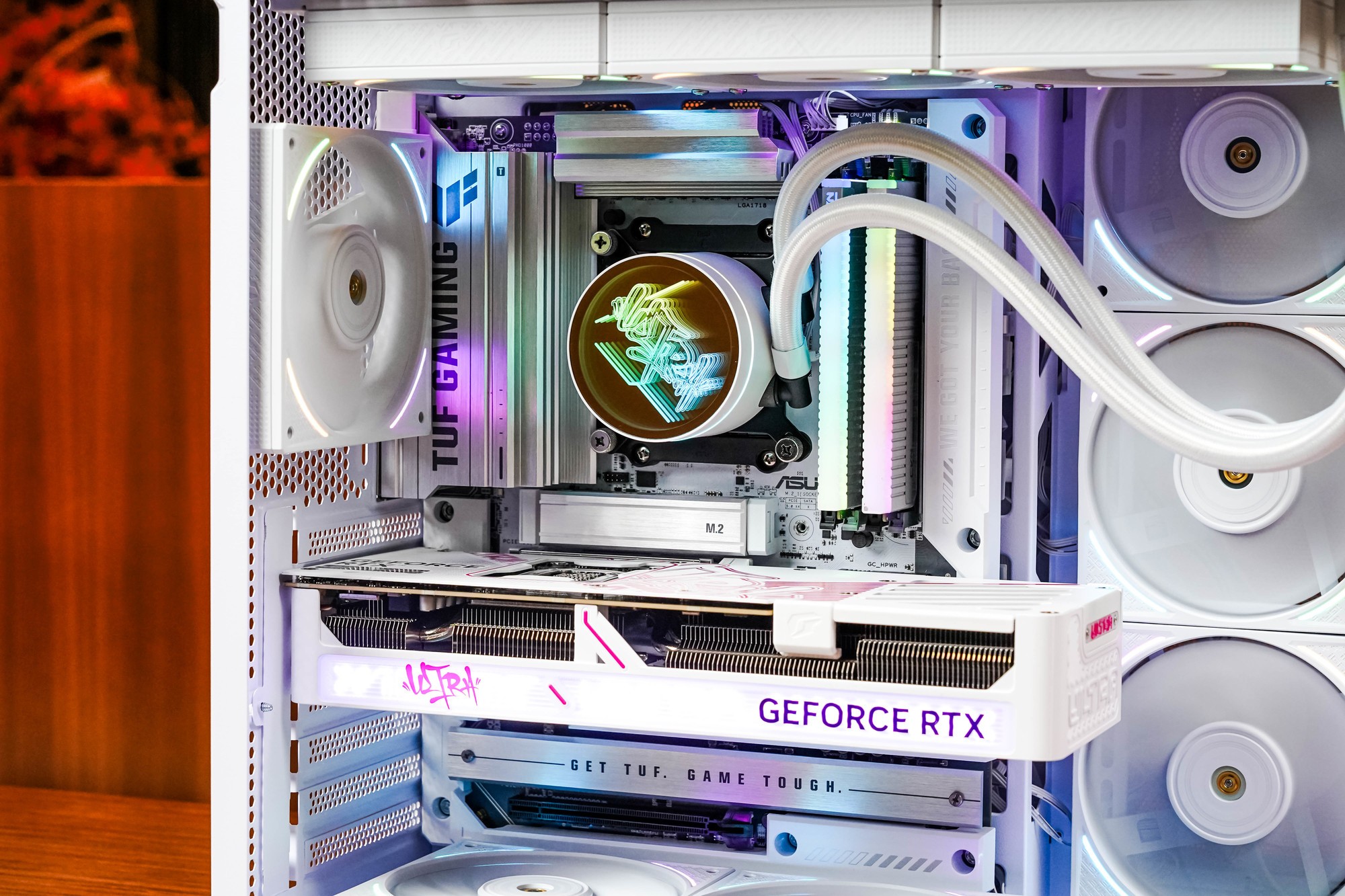 iGame RTX 5070 Ultra Z背插显卡评测 无线美学新范式