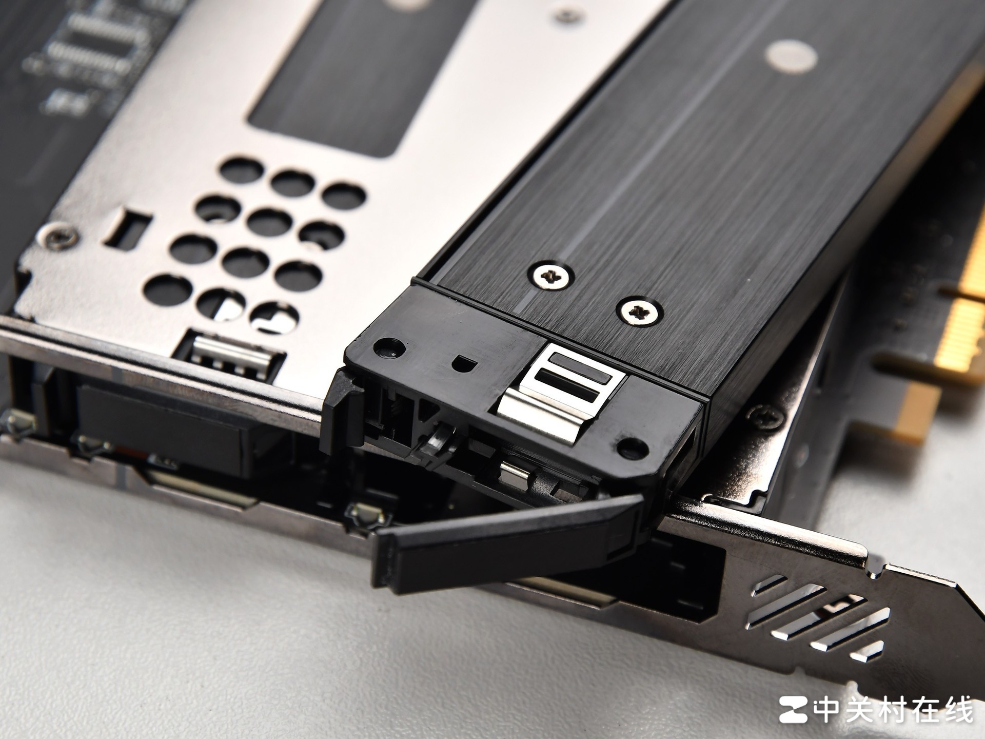 十周年典藏作品 微星MEG X870E GODLIKE X EDITION超神主板评测