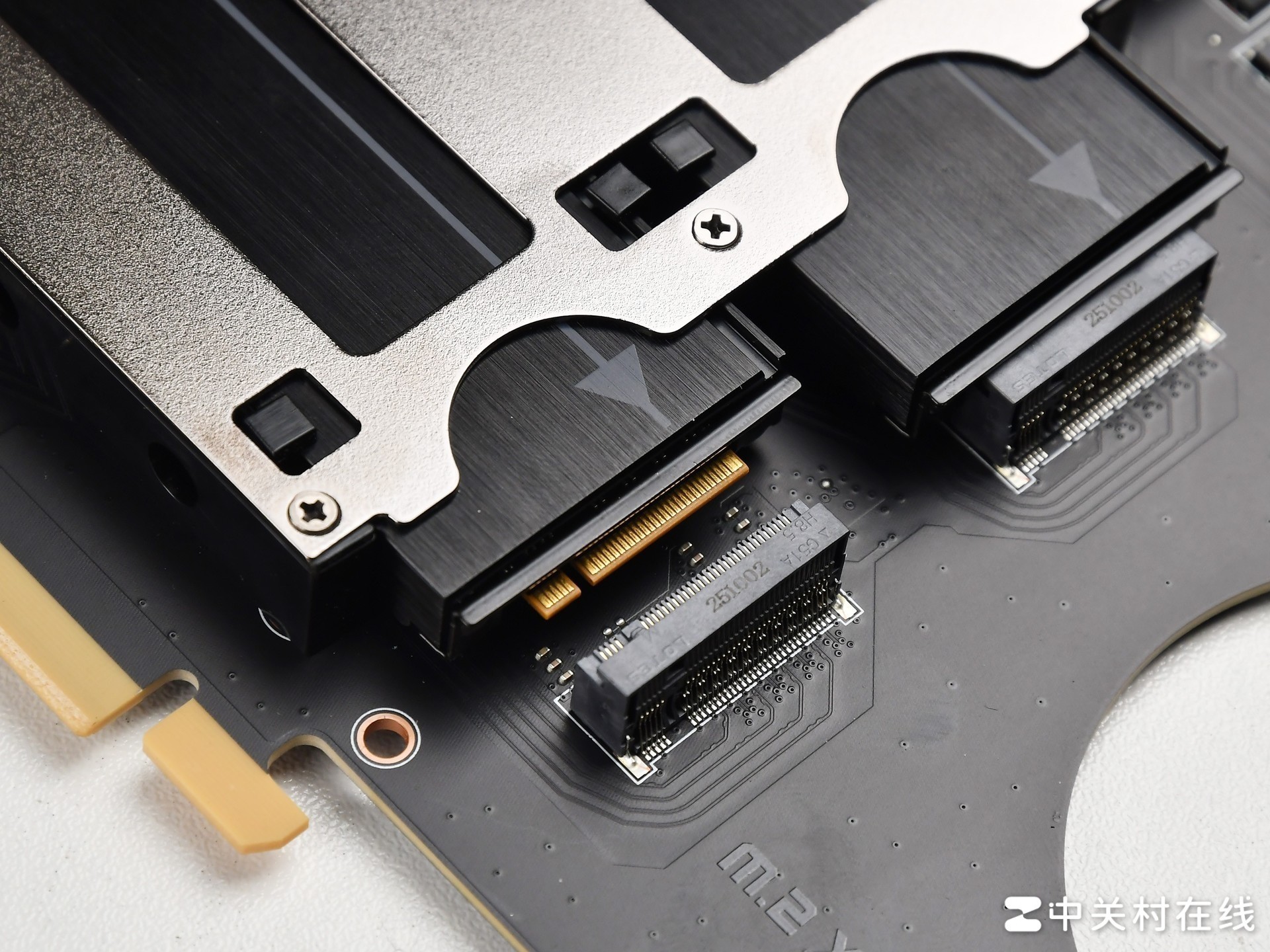 十周年典藏作品 微星MEG X870E GODLIKE X EDITION超神主板评测