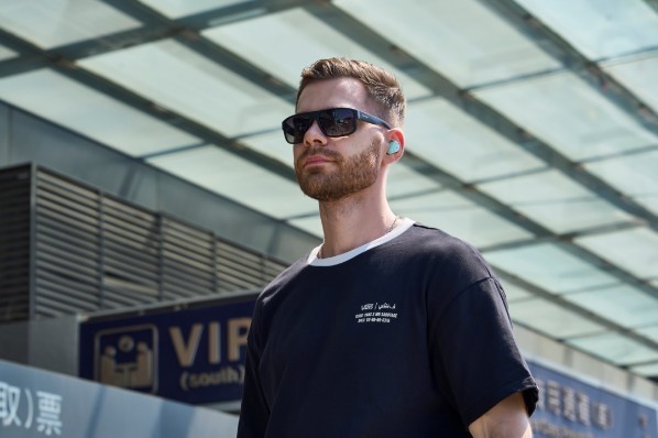 听智慧:未来可穿戴生态是“智慧大脑+AR眼镜+AI耳机”的深度协同