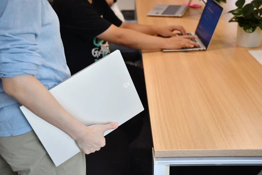 1.1kgĻX5ñʼǱҵԱϲ