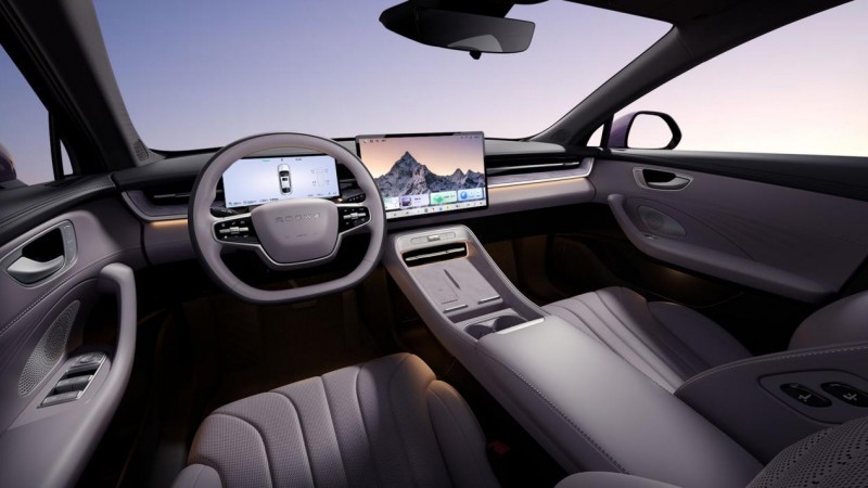 新能源家轿王来袭!荣威M7DMH限时8.58万起,续航2050km