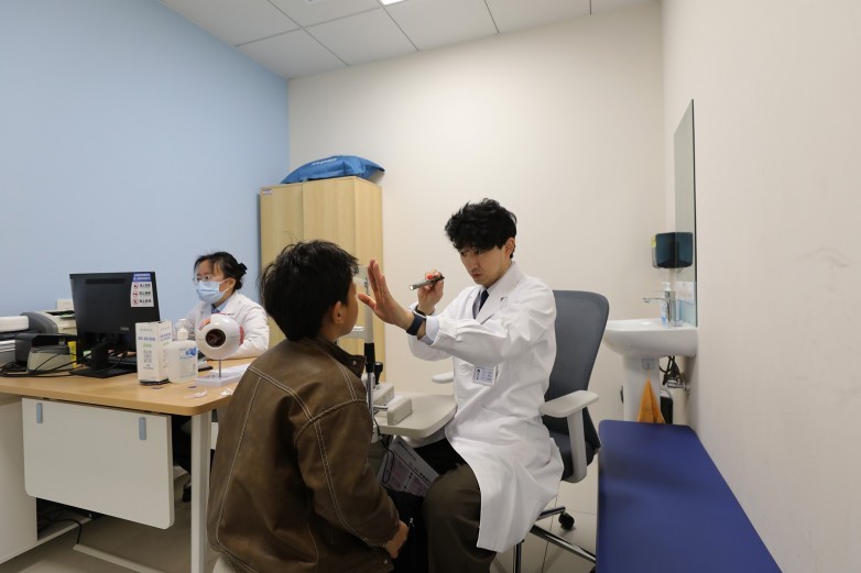 三正规·护未来 服务包·助防控 郴州爱尔角膜塑形镜暨服务包破百例盛典