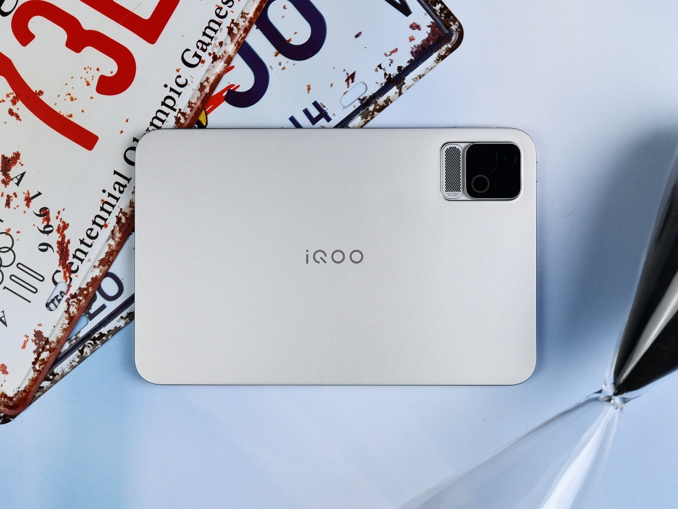�����е��ƶ���ϷСƽ�� iQOO Pad Ultra��������