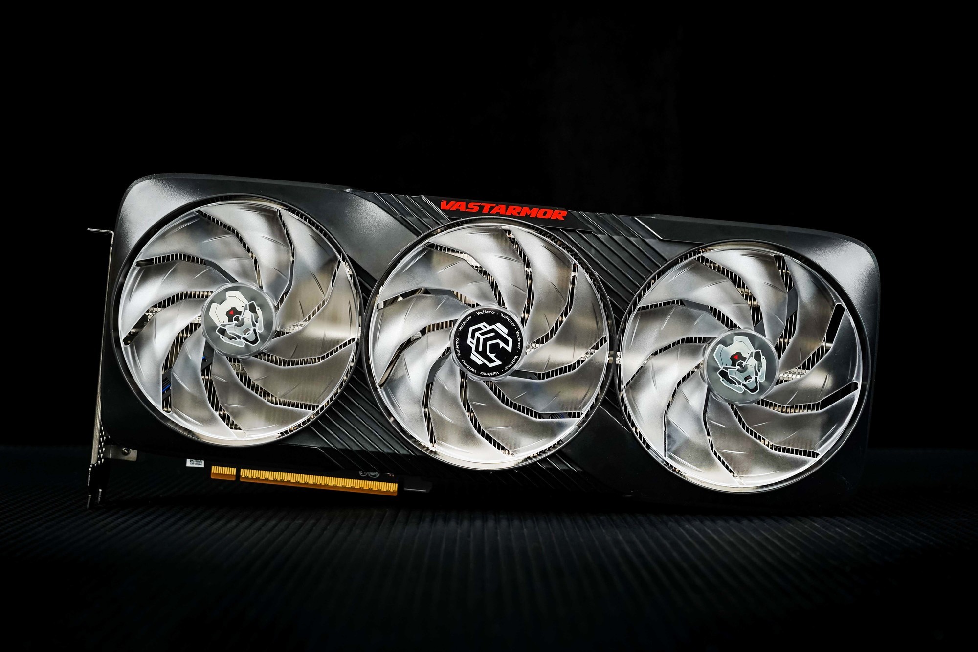 ����5��A�����ѡ�����RX 9000ϵ�Կ�����