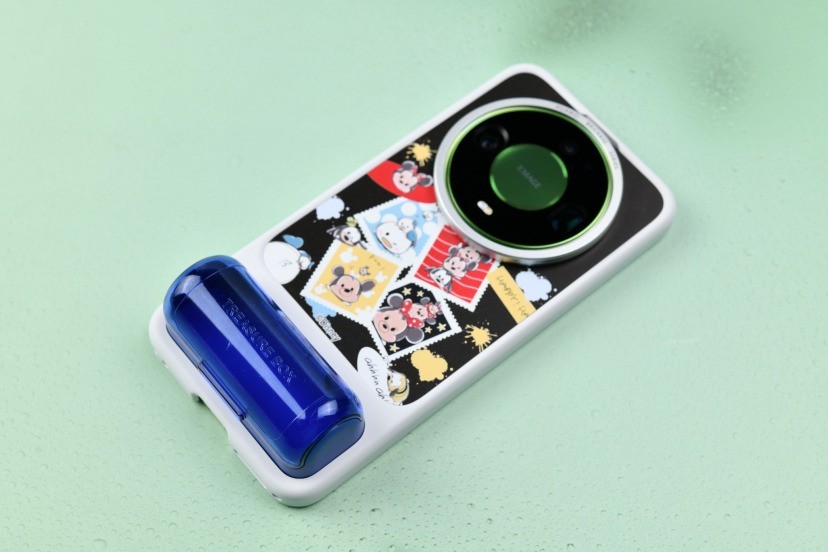 华为 Mate 90 Pro Max 典藏版上手：翡冷翠很抢眼，“积木壳”也有新玩法
