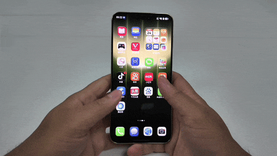 华为 Mate 90 Pro Max 典藏版上手：翡冷翠很抢眼，“积木壳”也有新玩法