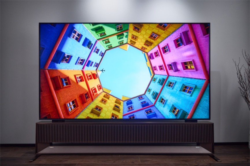 �Ӷ�����լ���ճ��߶�Ӱ�Σ������¿�RGB-Mini LED�����Ŀ�ֵ����