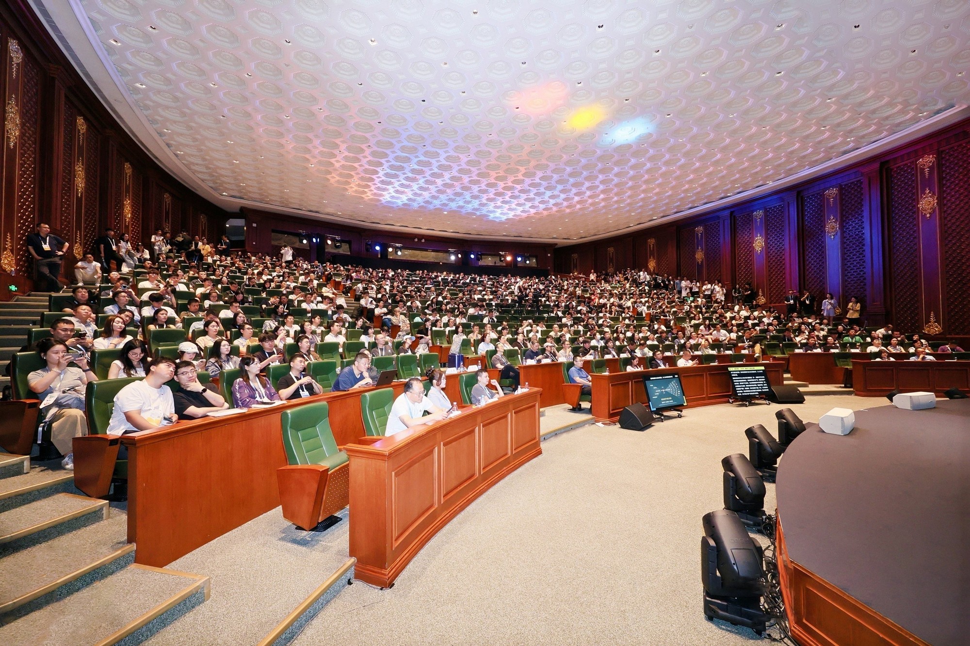 底座就绪,增长待发:鸿蒙生态商业化价值持续释放