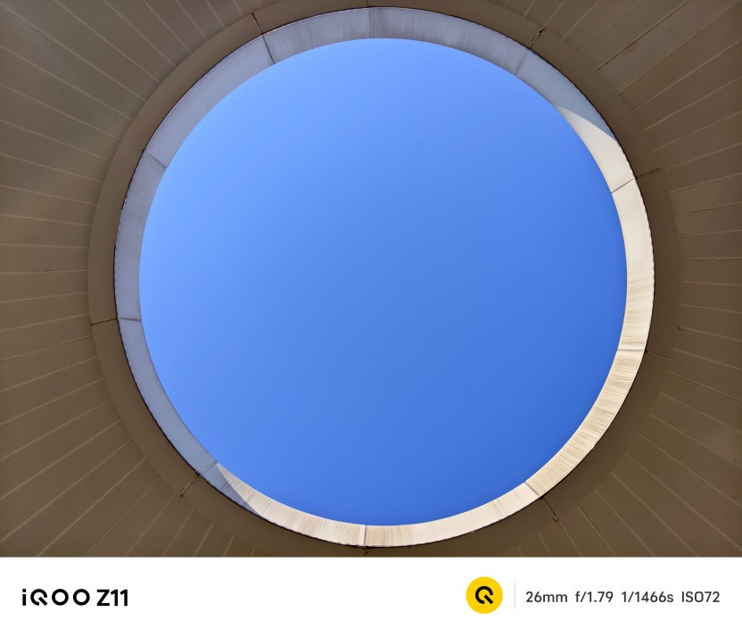 配置倒翻天罡,体验究竟如何?iQOO Z11全面评测