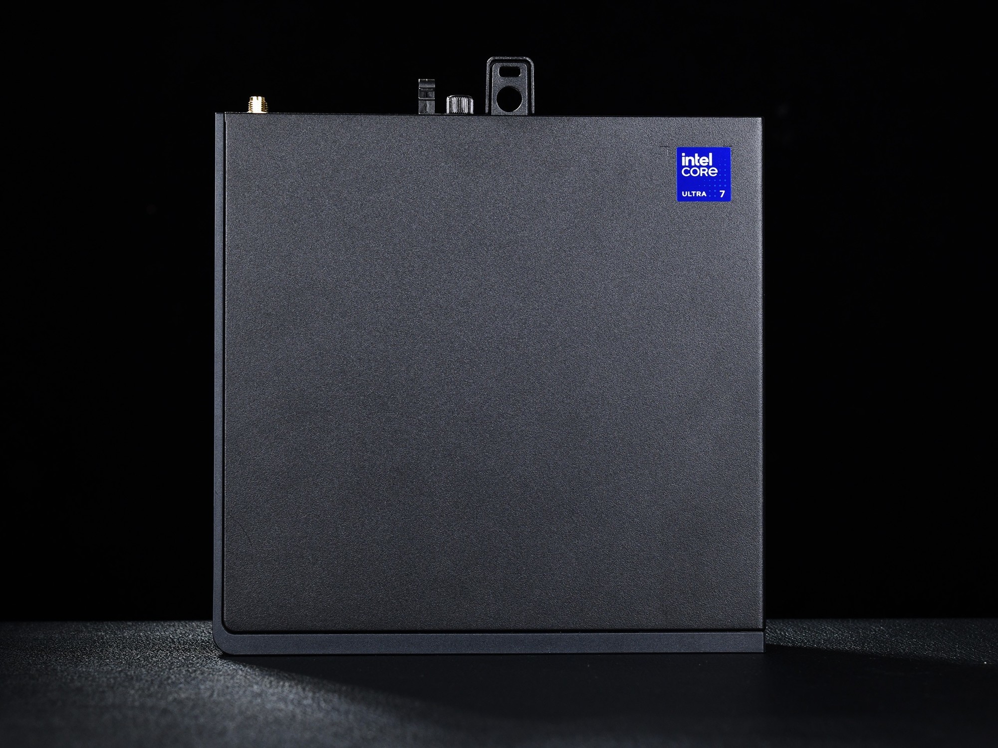 体积小、高能效!上手体验Dell Pro 5微型台式机