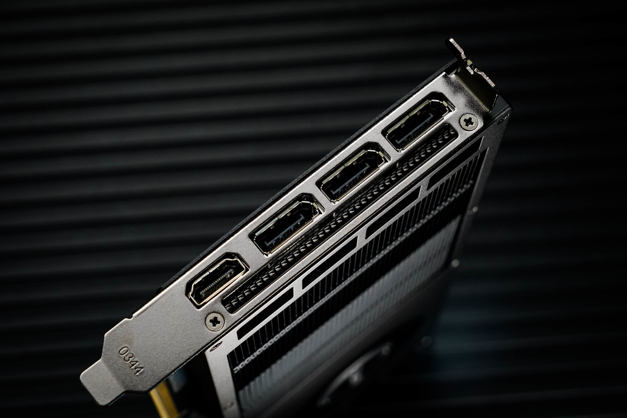 ӰGeForce RTX 5060 Ti ˫MAXԿ 20mm ɶ칤