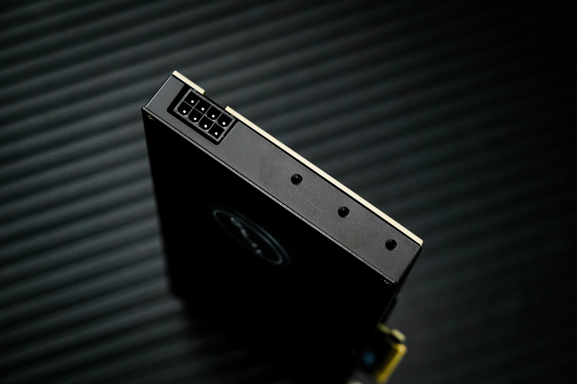 ӰGeForce RTX 5060 Ti ˫MAXԿ 20mm ɶ칤