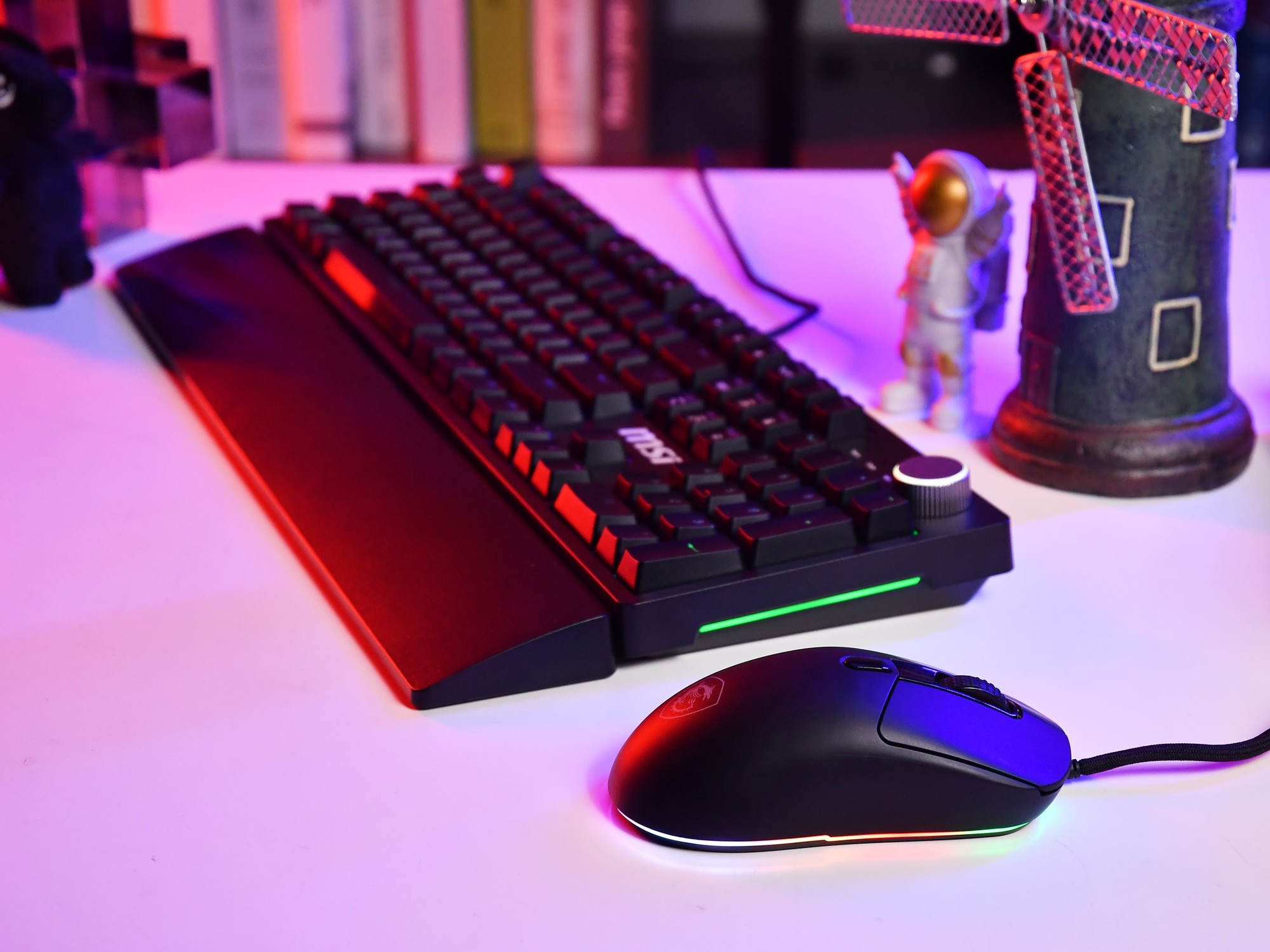 һ�Ѽ��̣�������̬��΢��FORGE GK320��GM330��Ϸ����ͼ��