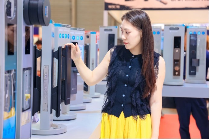 AI智能锁迎拐点 引领者缘何“花落”萤石?