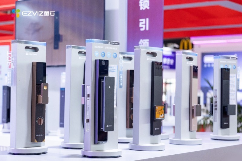 萤石携新品Y5000FVXUltra亮相国际五金展,权威认证彰显AI智能锁引领地位