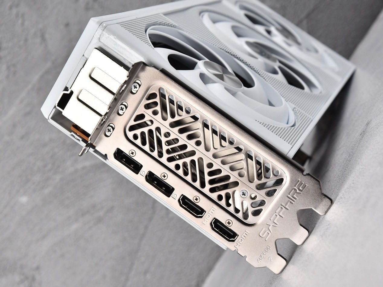 ����ʯNiTRO+��������RX 9070 XT 16G D6 Phantomlink PE���� ��ֵ���ܳ�Ⱥ
