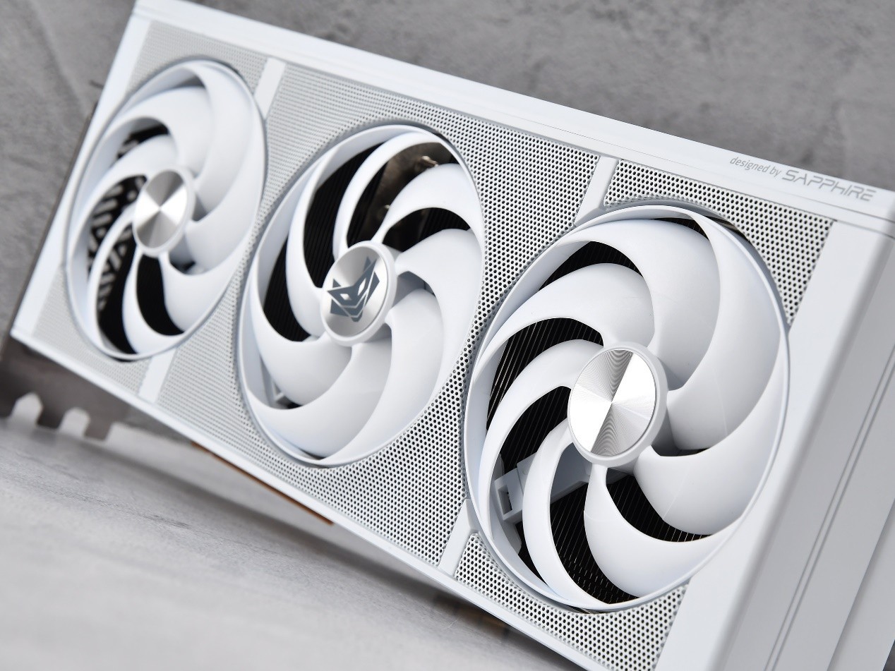 ����ʯNiTRO+��������RX 9070 XT 16G D6 Phantomlink PE���� ��ֵ���ܳ�Ⱥ