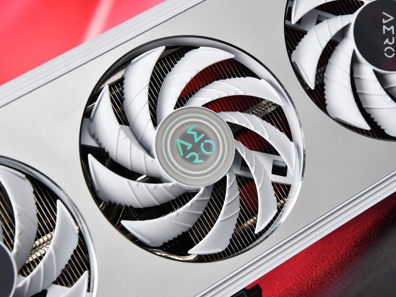 技嘉RTX 5060 Ti AERO OC 8G显卡评测:颜值系2K游戏甜品卡