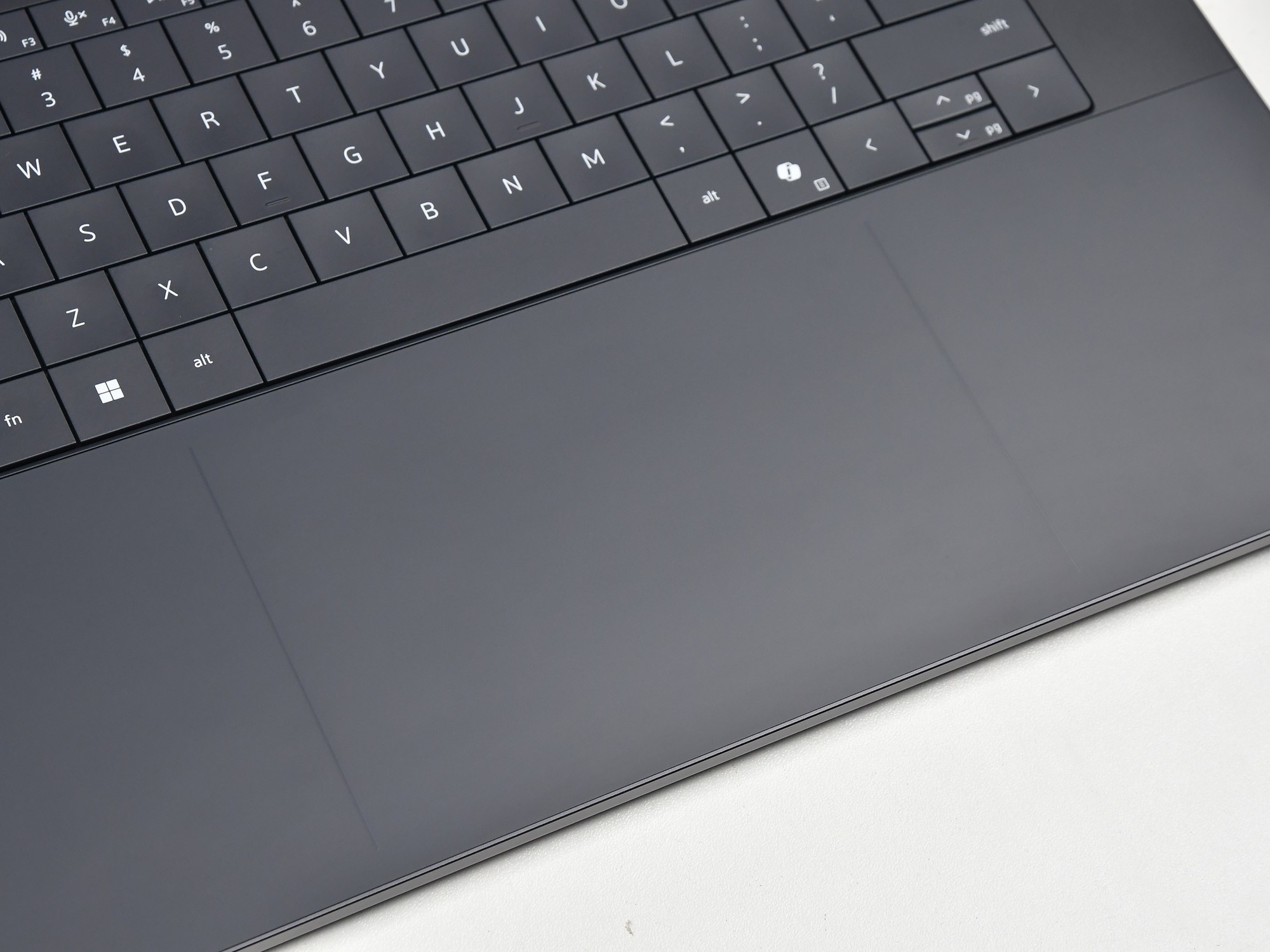 16Ӣ���Ƚ�14.62mm�������������XPS 16