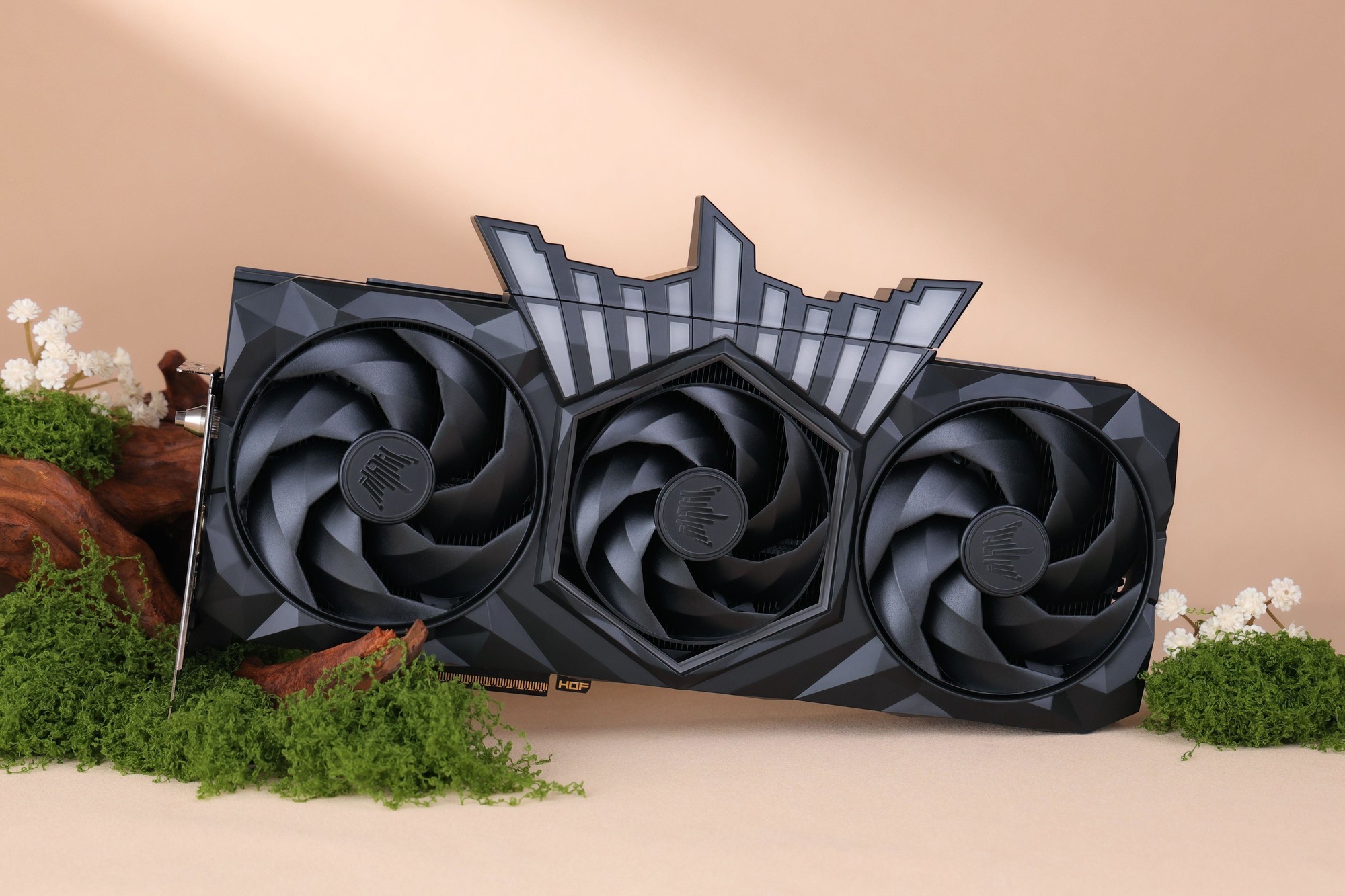 Ӱ��RTX 5070 Ti HOF OC LAB �ڻ�X�������ԡ��ž���f������ʽ�ֲ��ع�