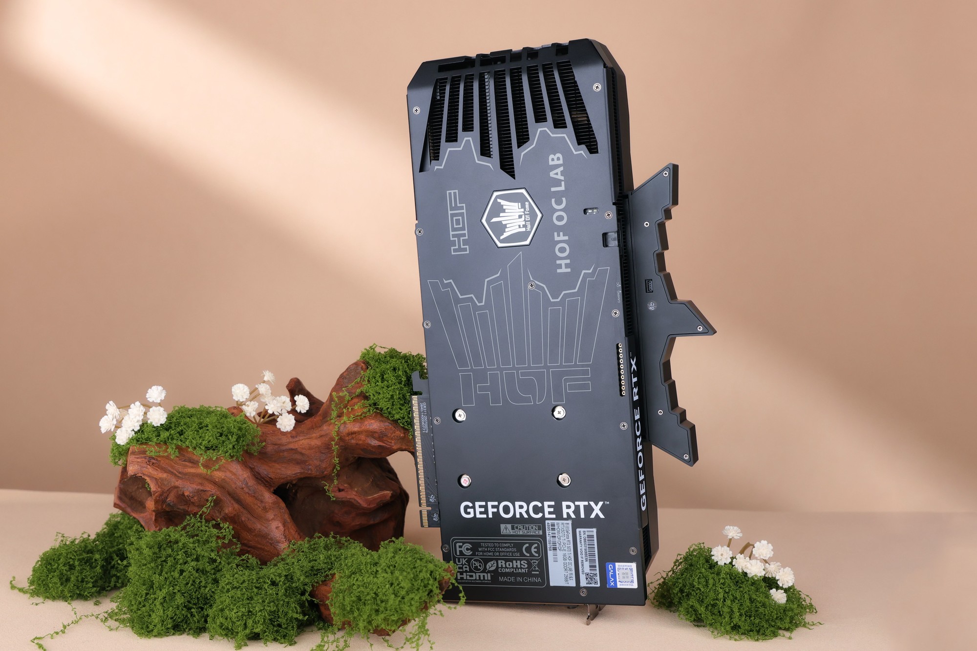 Ӱ��RTX 5070 Ti HOF OC LAB �ڻ�X�������ԡ��ž���f������ʽ�ֲ��ع�