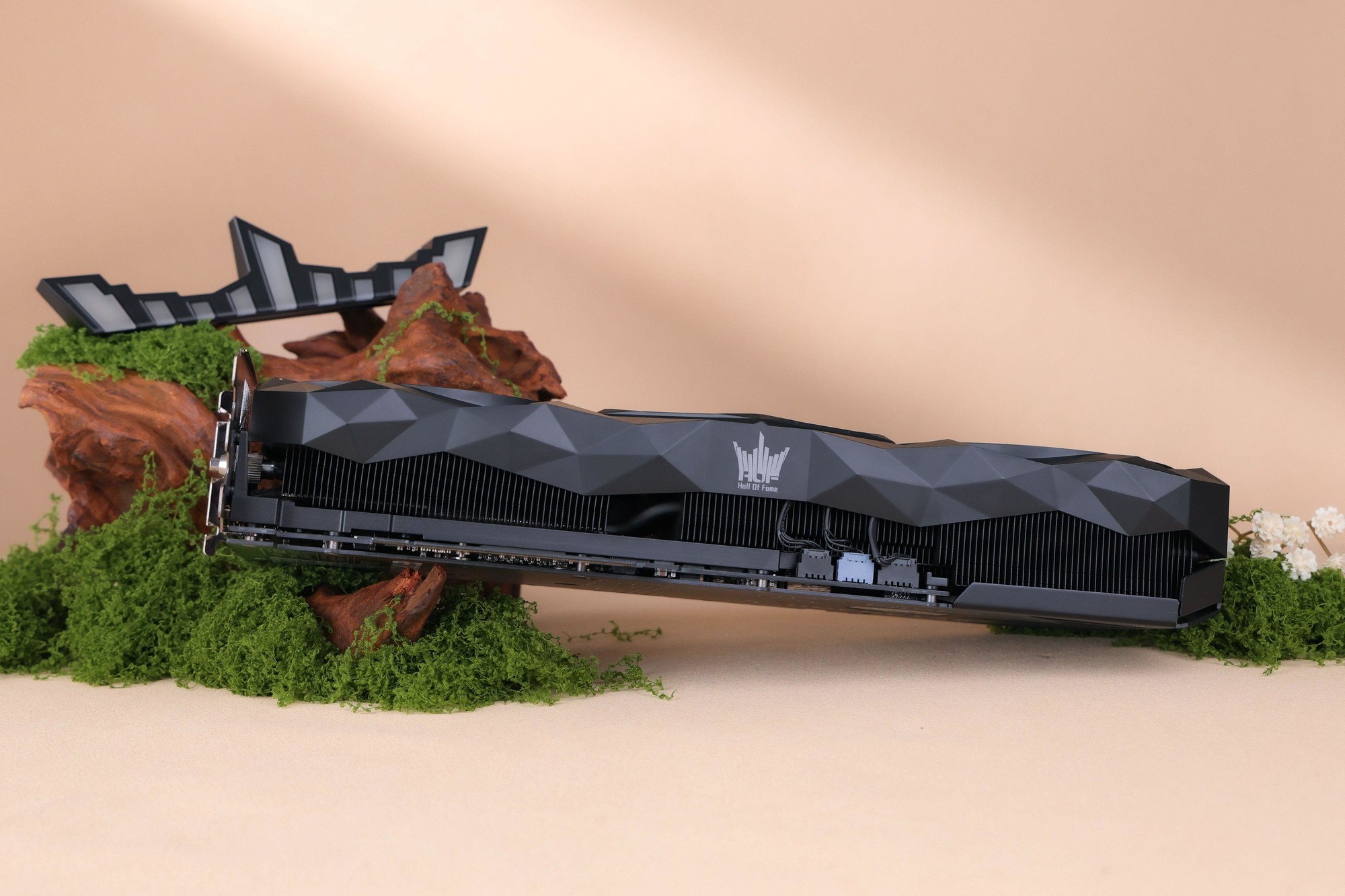 Ӱ��RTX 5070 Ti HOF OC LAB �ڻ�X�������ԡ��ž���f������ʽ�ֲ��ع�