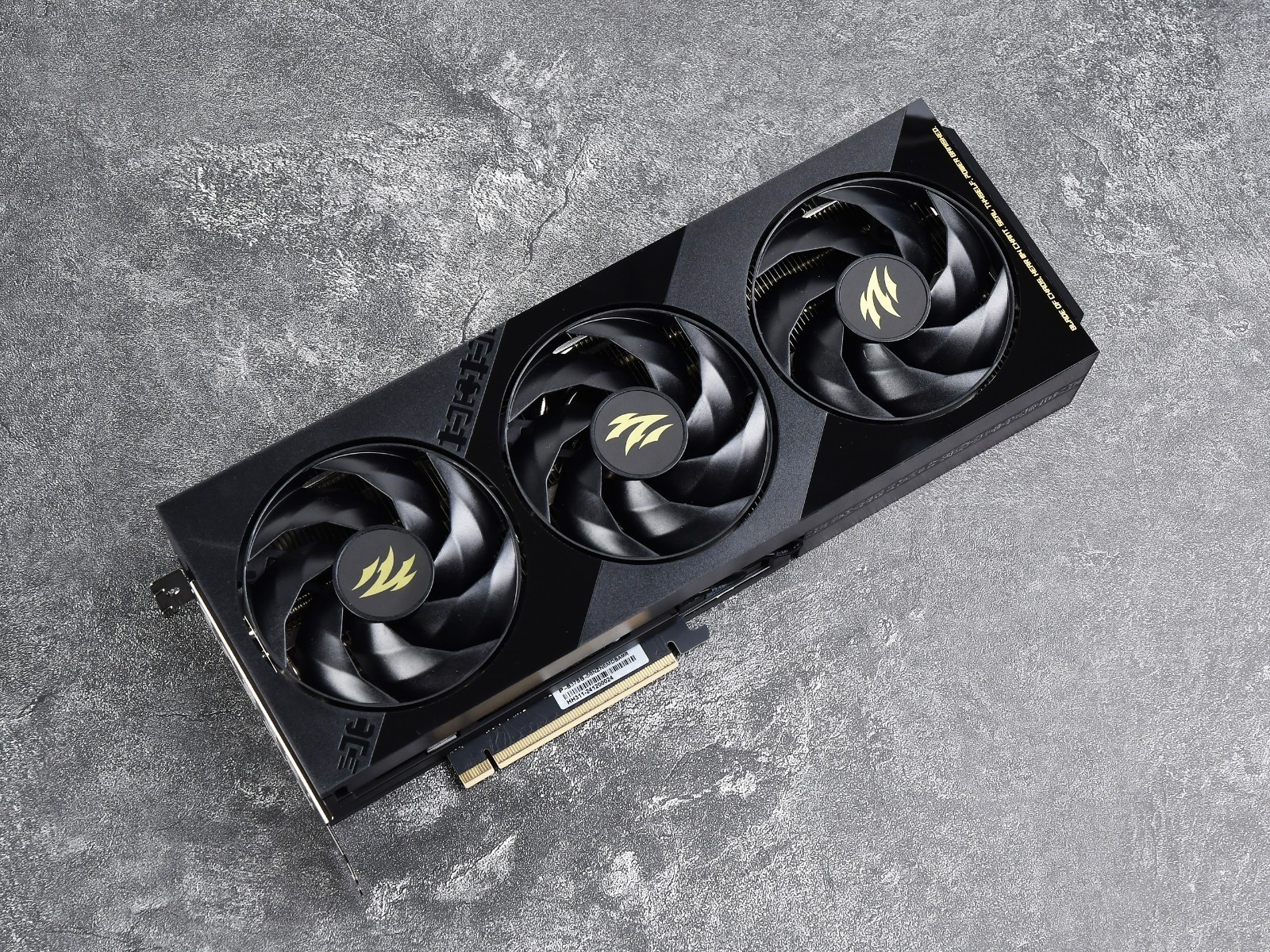 ֱ1000Ԫ ӰRTX 5070 TiϵжƷ