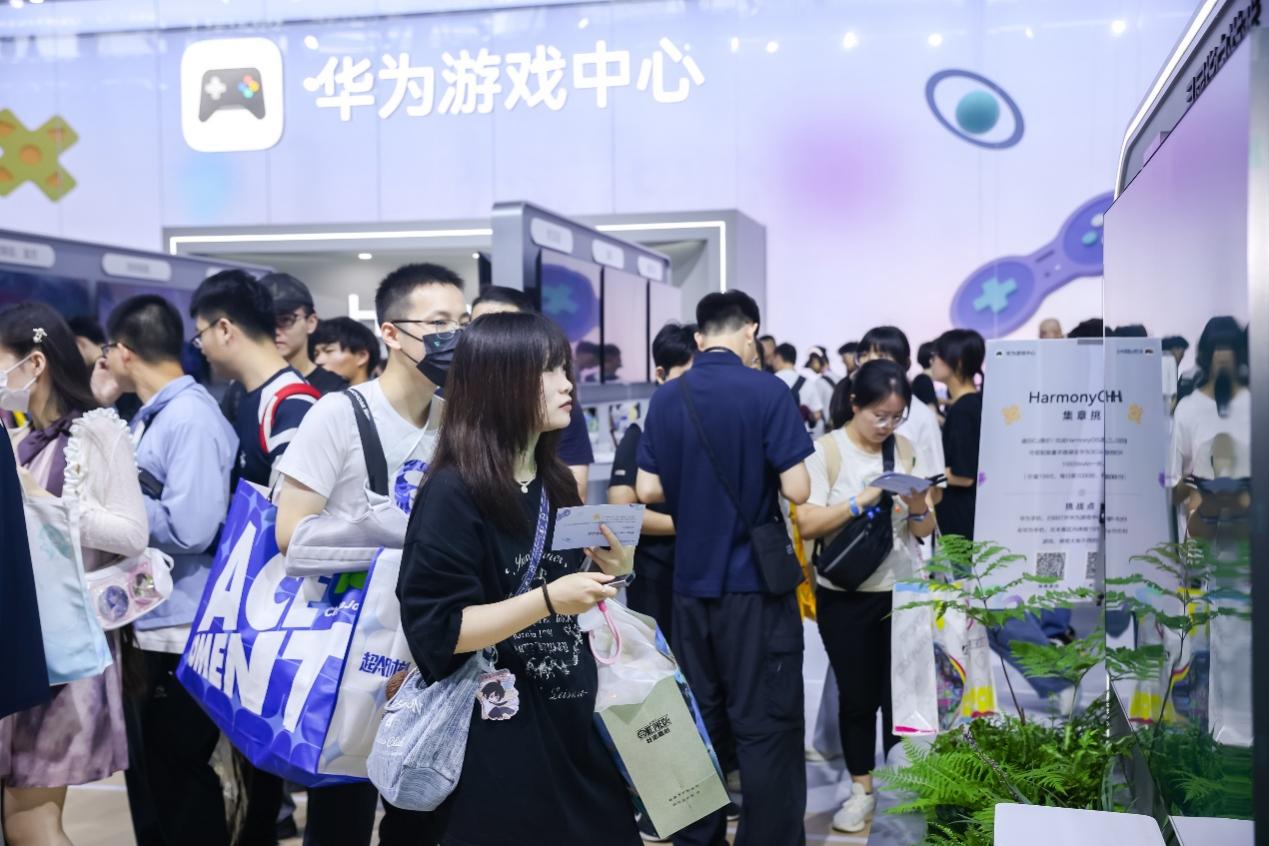 ChinaJoy首日直击:50+款鸿蒙游戏引爆玩家热潮