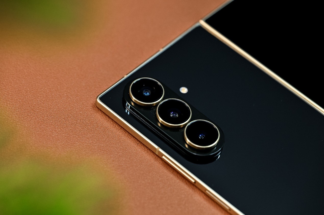 风雅相传器度不凡 心系天下三星W26正式发布