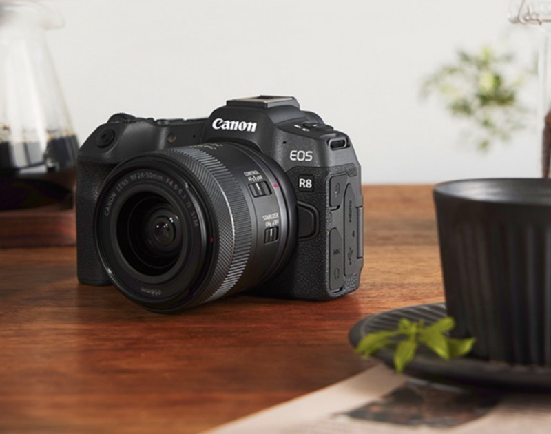 佳能R8评测：一台能挂脖子拍全天的“六边形战士”，人像、视频、抓拍全拿下
