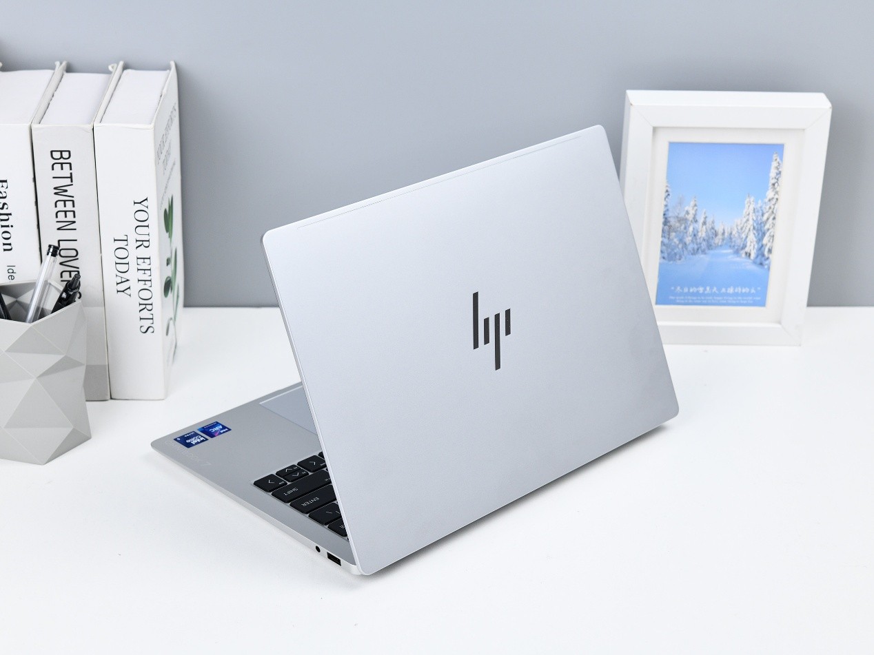 2026���1kg�ᱡ����ôѡ��������Book Pro Air 14���⣺1.09kg+52W�����ͷ�