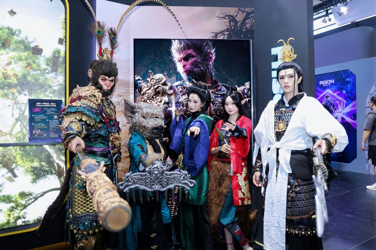 ChinaJoy���պ��ŵ�������ȫ����E8Q Pro���۷廭���ع���Ϸ����