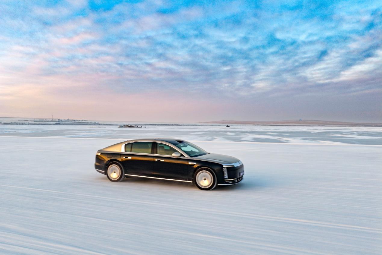 超豪华冬季座驾,看尊界S800如何以科技之力守护每一程冰雪旅途