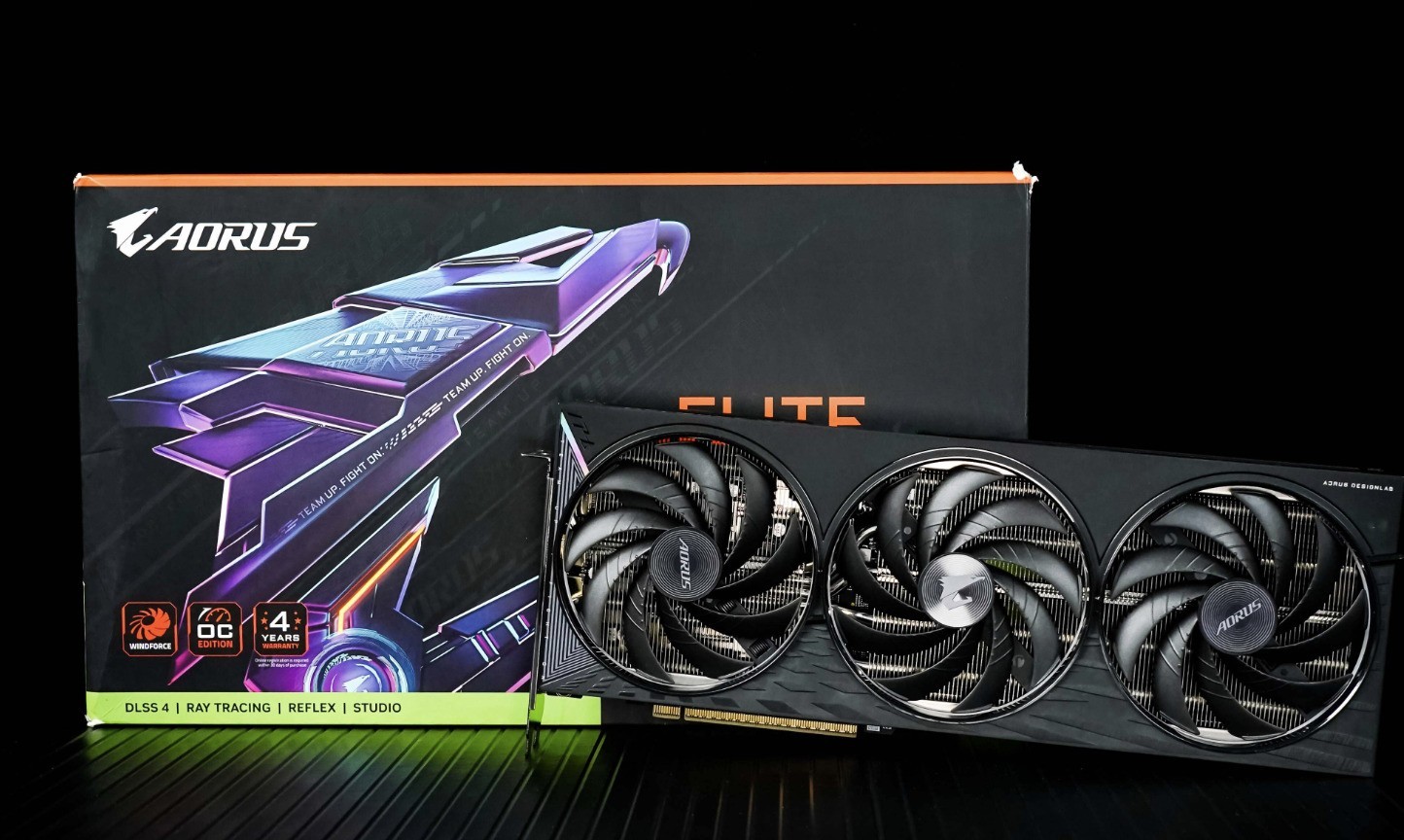 技嘉AORUS GeForce RTX 5060 Ti ELITE 小雕16G评测:时尚静音的2K游戏神卡