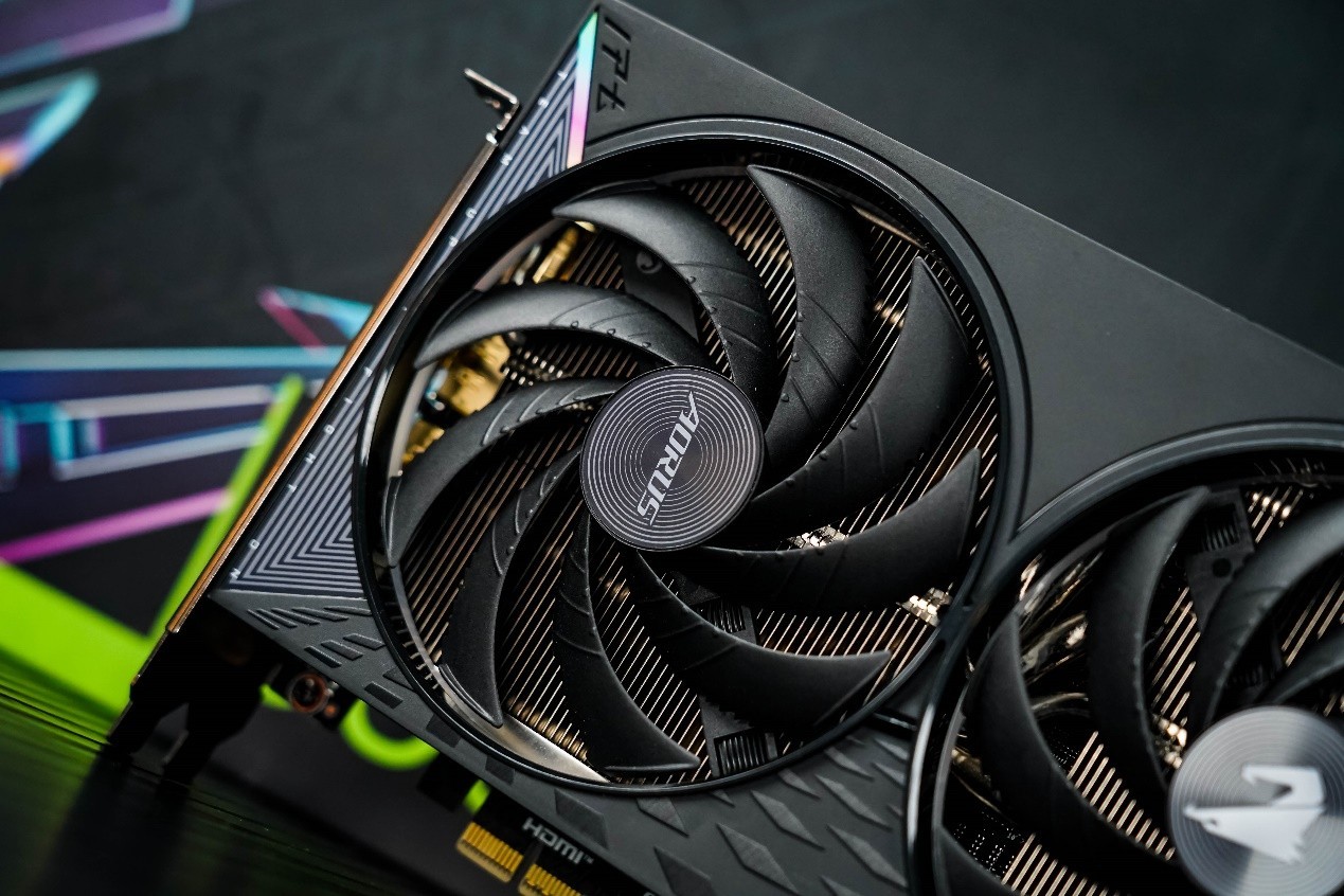 技嘉AORUS GeForce RTX 5060 Ti ELITE 小雕16G评测:时尚静音的2K游戏神卡