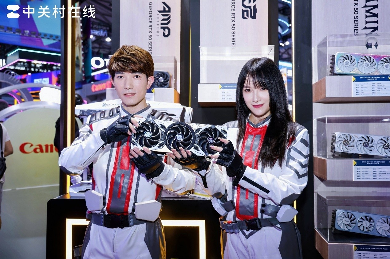 RTX 5080ɫѧ̫˧ ChinaJoy2025̩չ̨