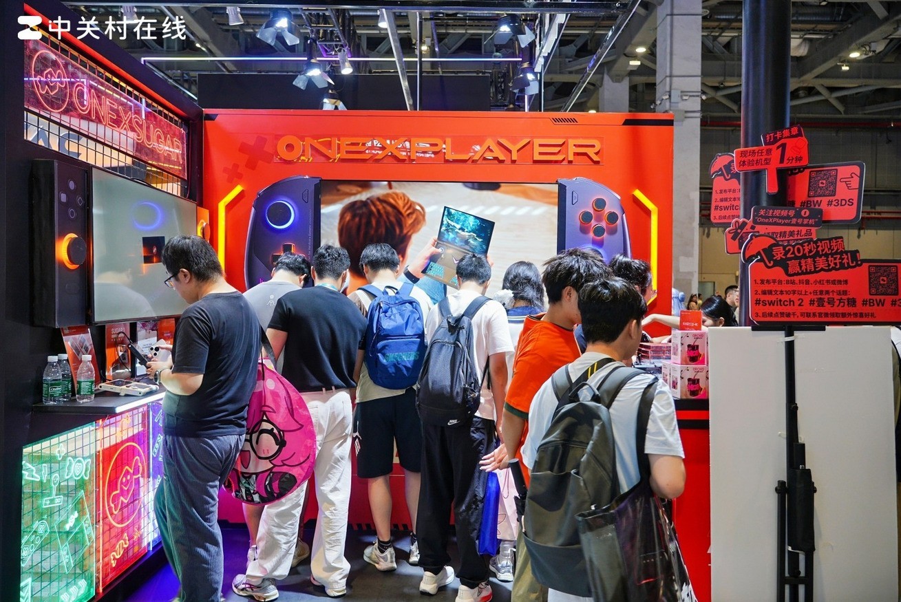 OneXPlayer闪耀Bilibili World 2025，展台人气爆棚引狂欢