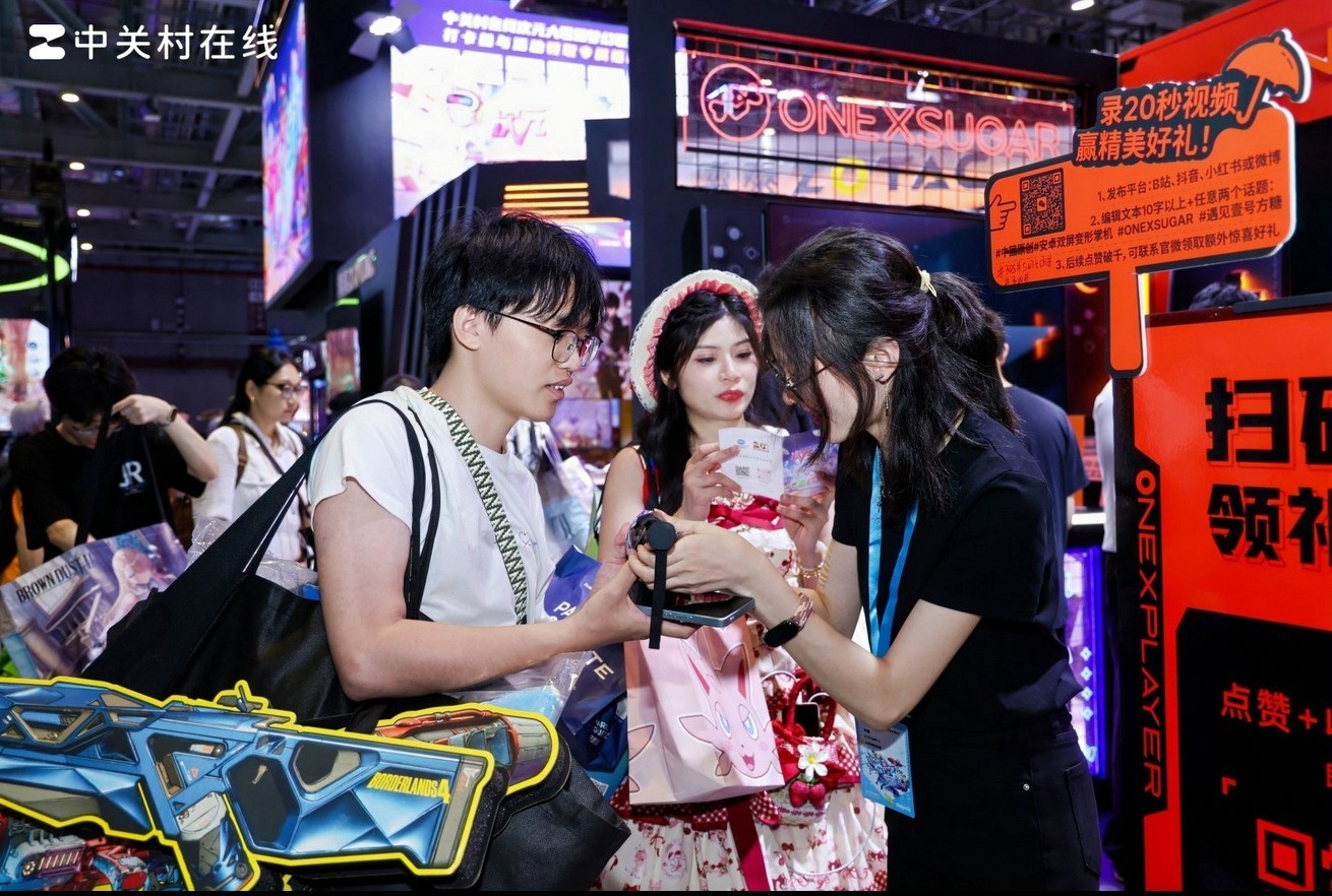 OneXPlayer闪耀Bilibili World 2025，展台人气爆棚引狂欢
